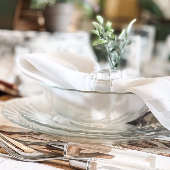 Elegant Clear Glass Dinnerware Set - Picture 2 of 4